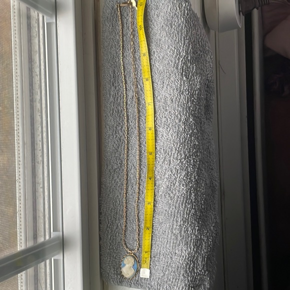 Sarah Coventry 17” gold chain 4.5 ext. about 1” by 3/4” width light blue Cameo - Picture 5 of 12